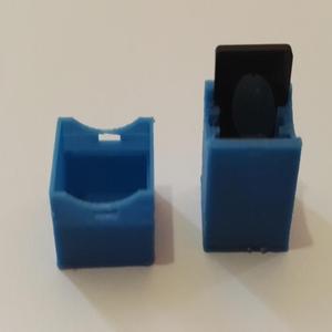 Minimalist 4x micro-SD box