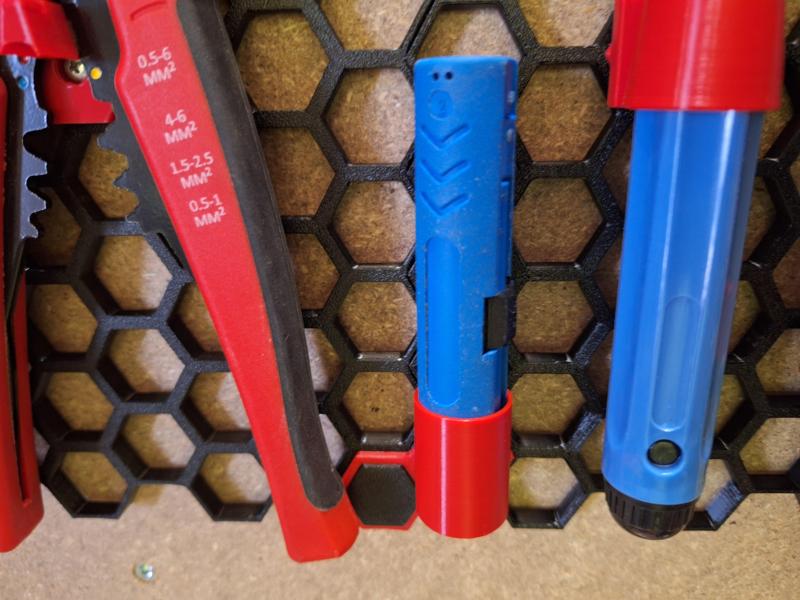 Pocket cable stripper holder for HSW