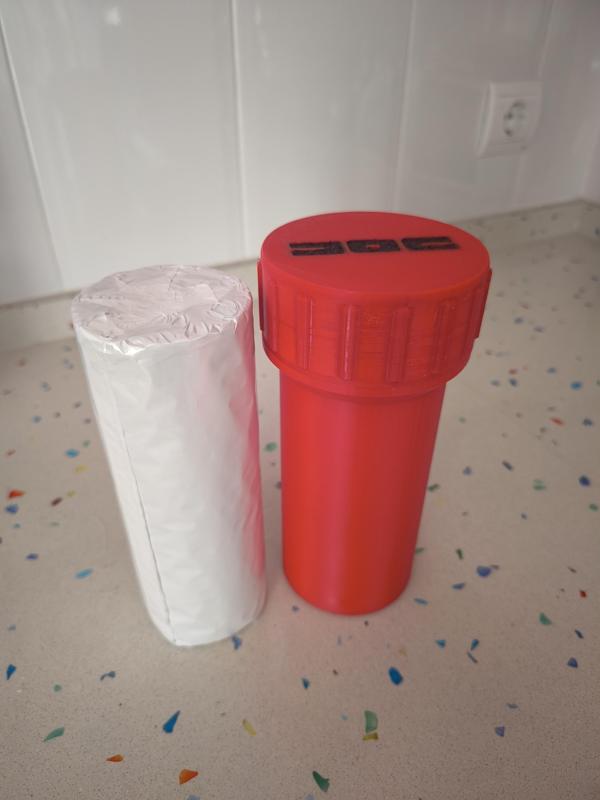 Digestive biscuits jar