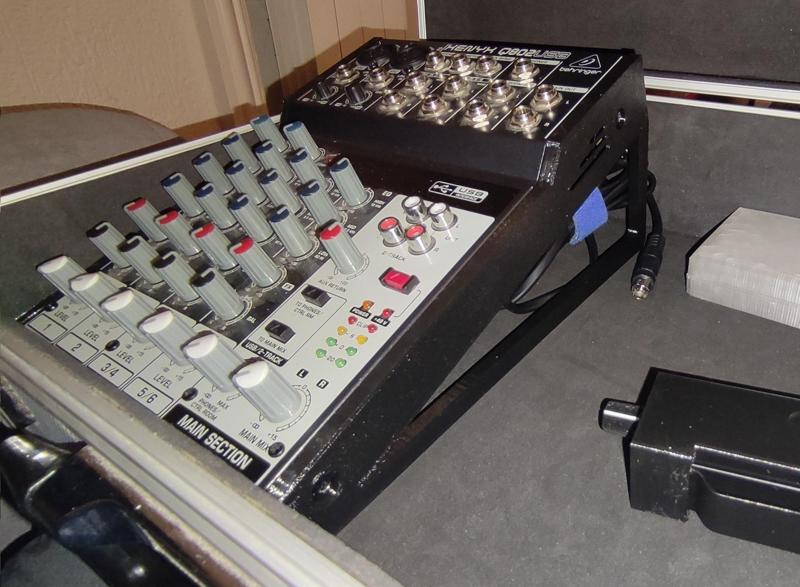 Behringer Mixer Xenyx 1002/802 angled (16°)