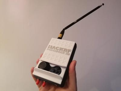 Magnetic faceplate protector for HackRF Portapack H2 case