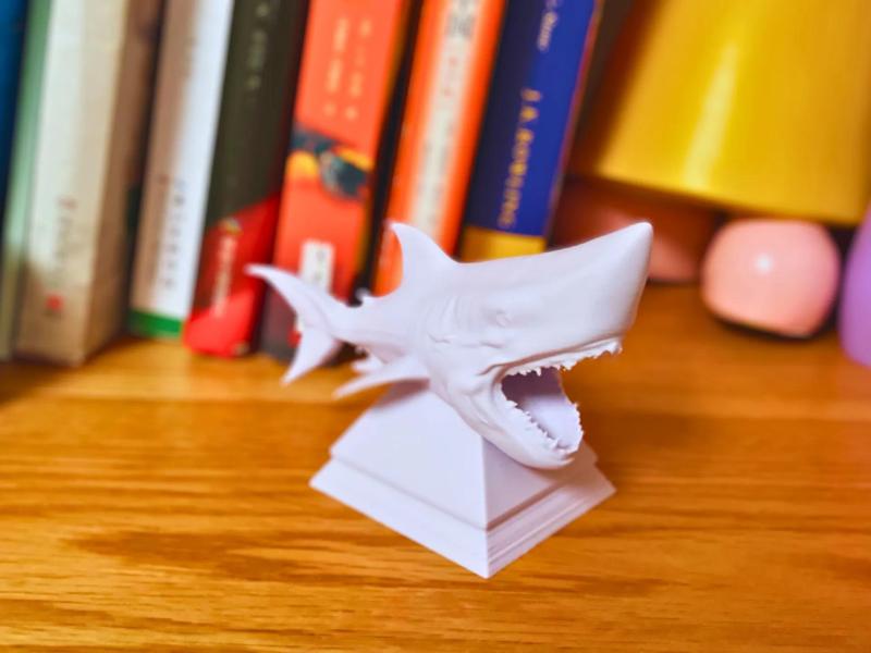Dreamy Shark Desk Ornament: A Modern Artistic Ocean Inspiration