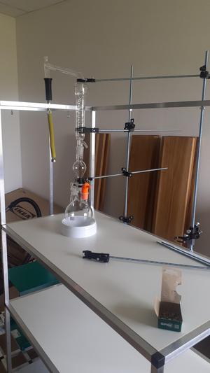 Laboratory table