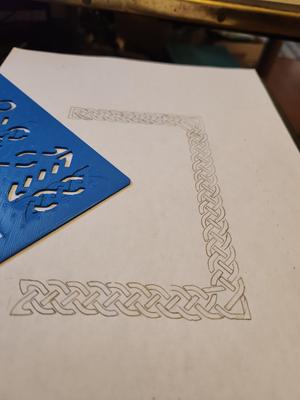 Knotwork border drawing template - 4 strand