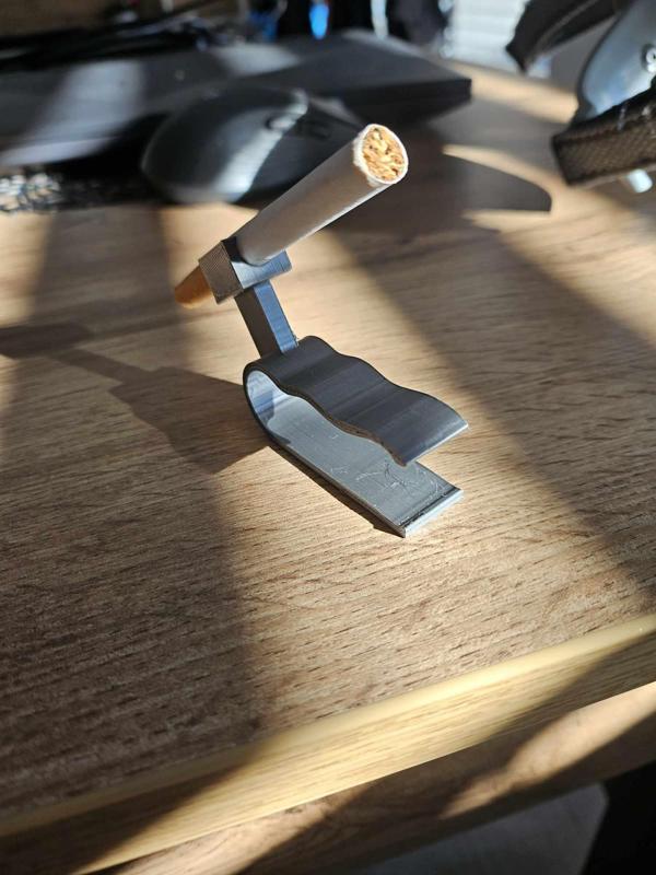 Adaptér na cigaretu