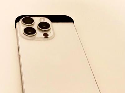 iPhone 15 Pro - minimalistic and thin case