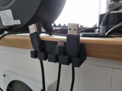simple usb hook for sloped desktop
