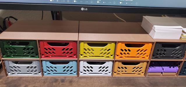 Folding and Stackable Crate Holder