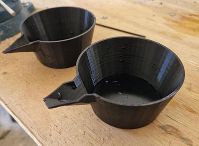 Mixing cup w. sticks