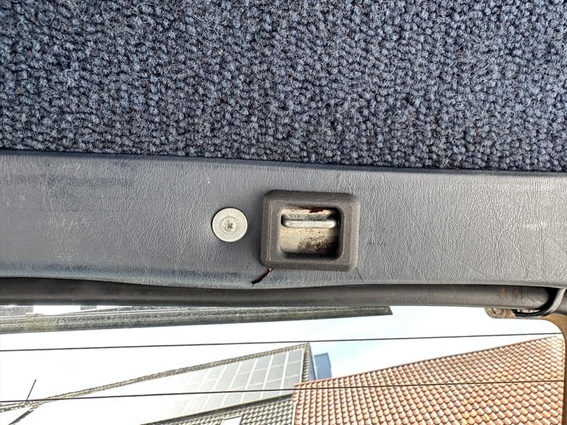 W(S)123 T-Modell Kofferraumclips für Laderraumabdeckung