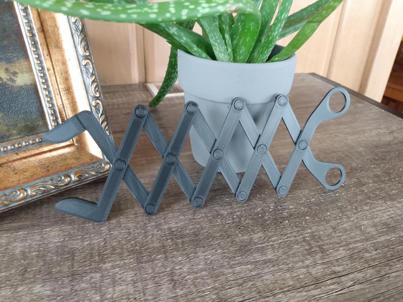 Accordion Grabber Claw (Print-In-Place)