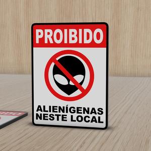 Decorative Plate Alienígenas Neste Local