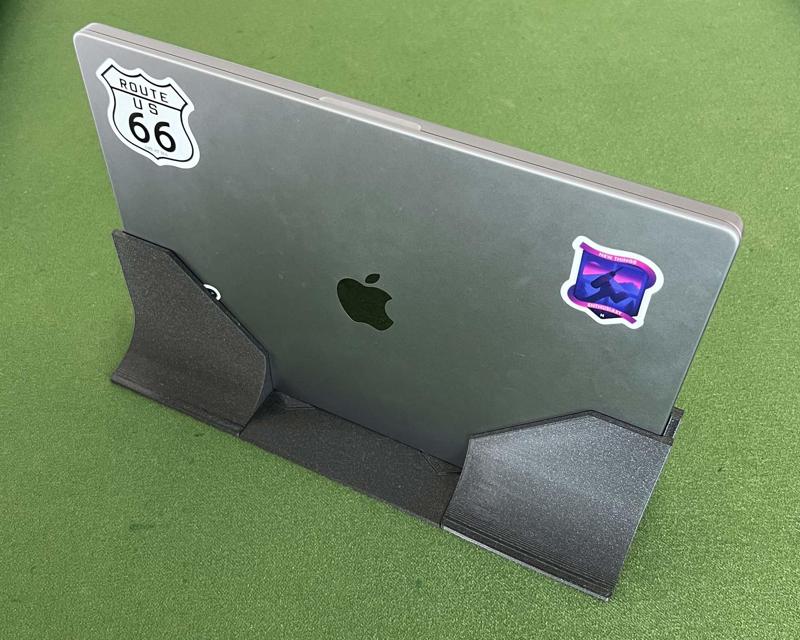 Vertical Stand for MacBook Pro ''16