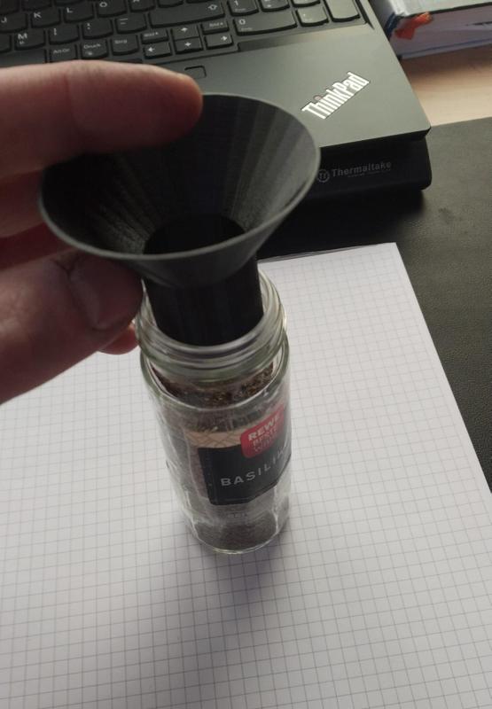 Pulver-Trichter für Discounter-Gewürzgläser | Powderfunnel for Discounter-Spices