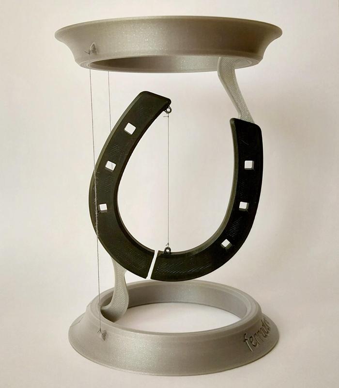 Lucky horseshoe Tensegrity