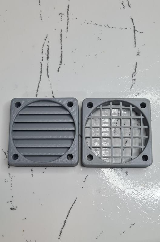 Grade do cooler trazeiro K1 e K1C / K1 and K1C rear cooler grille
