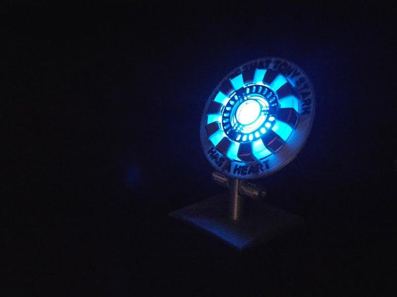 Arc Reactor (Palladium) with stand & RGB SMART LED lighting