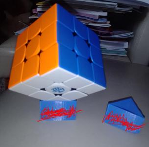 rubix cube stand