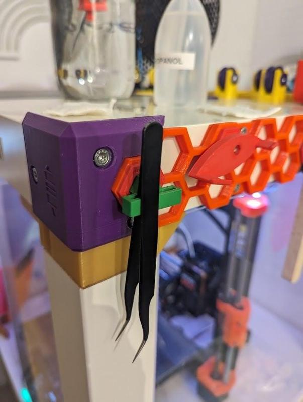 Parametric Hook and Loop for HSW