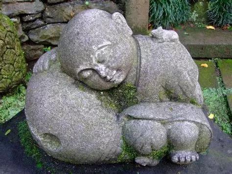 Little Buddha and his mouse