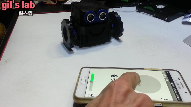 How to make a little robot controlled by smartphone