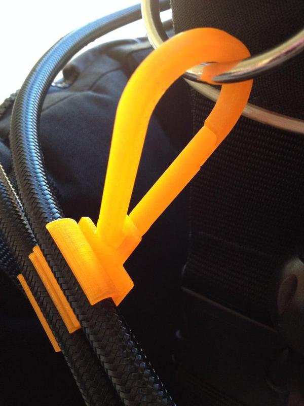 Scuba Diving Regulator Hose Clip and Carabina