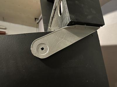 Pinball cabinet backbox hinge