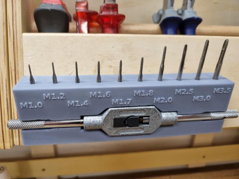 Holder for tap and tap wrench 90°