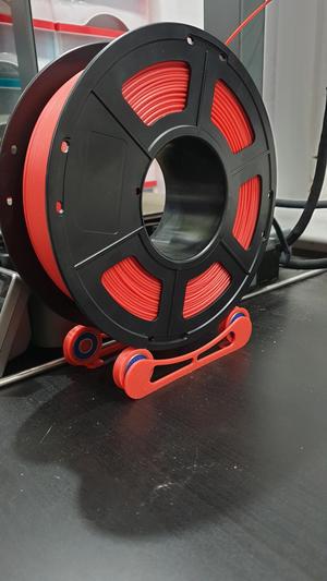 Minimalistic filament roller