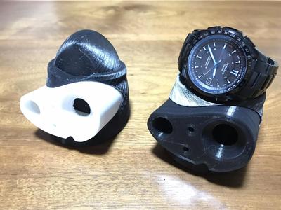 Laputa robot watch stand