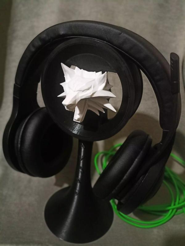 Headphone stand 3D model for 3D printing inspired by Witcher