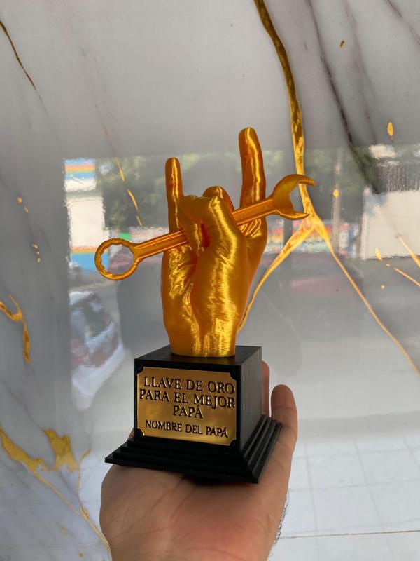 FATHER'S DAY GOLDEN KEY TROPHY ROCK HAND