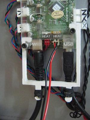 Solidoodle power and USB connector retainer clip