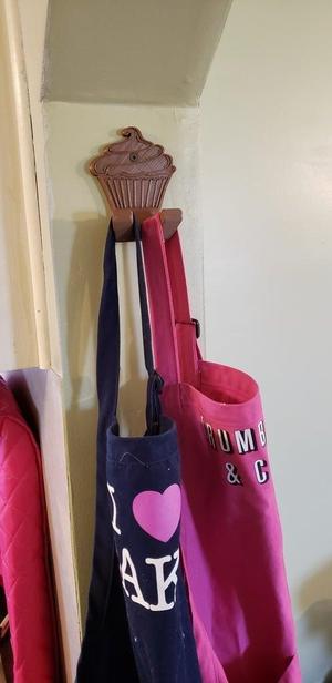 Cupcake Apron Hook