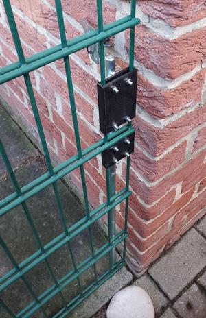 double rod mat fence locking bar holder