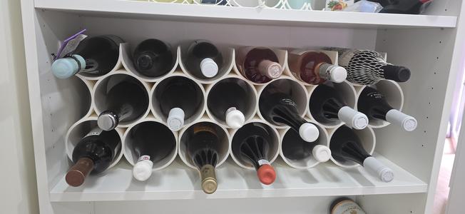 Wine bottle holder