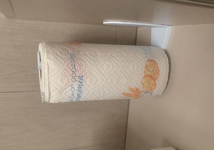 Simple roll holder - Easy to print - Installation with double-sided tape