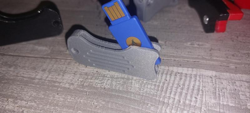 SLIM Yubikey Flipping SAFE