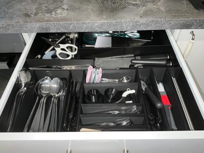 cutlery box
