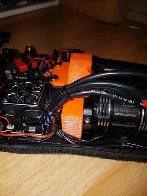 xray xb4 18"-19" kryt převodu/gear cover