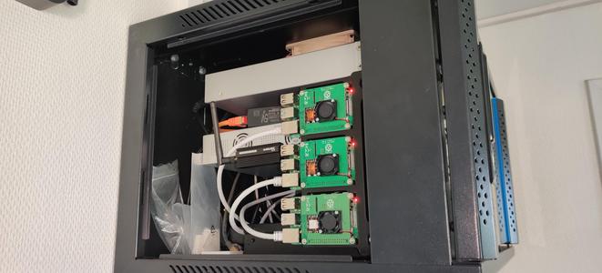 Rack pi cluster