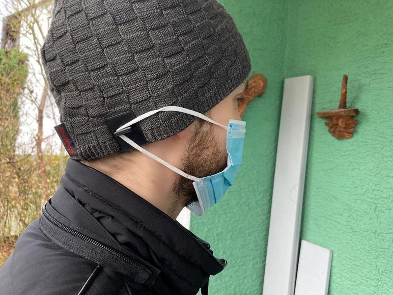 Mützenmaskenhalter / Cap mask holder