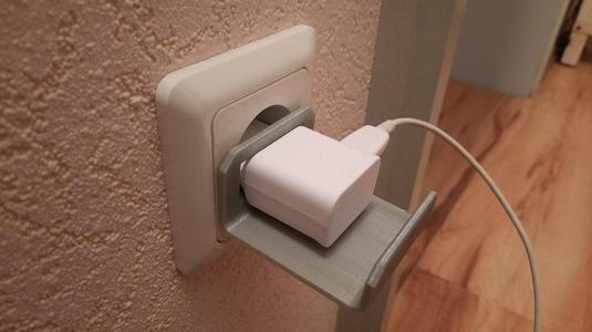 Mobile phone socket wall bracket (samsung) / Handy-Wandhalterung für Steckdose