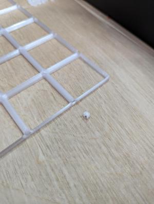 Gridfinity base with snap connectors