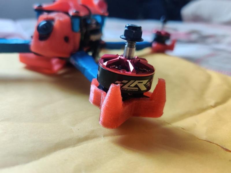 Arm guard Pyrodrone Hyperlitefloss 3.0