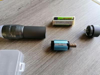 Battery sleeve for flashlight