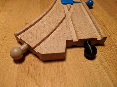 Replacement for Brio wood rail - pin connector