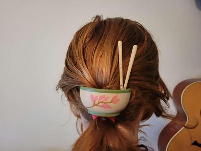 Bowl with chopsticks Hair piece