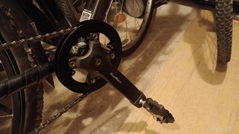 Krytka prevodníka SunRace CRMX00.34 34T 96BCD