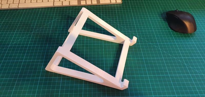 Macbook Pro 16 stand